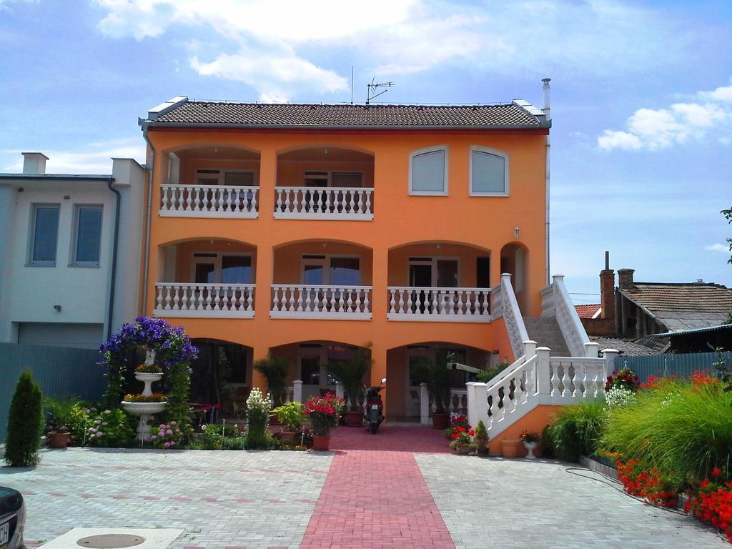 Studio Florida Štúrovo Esterno foto