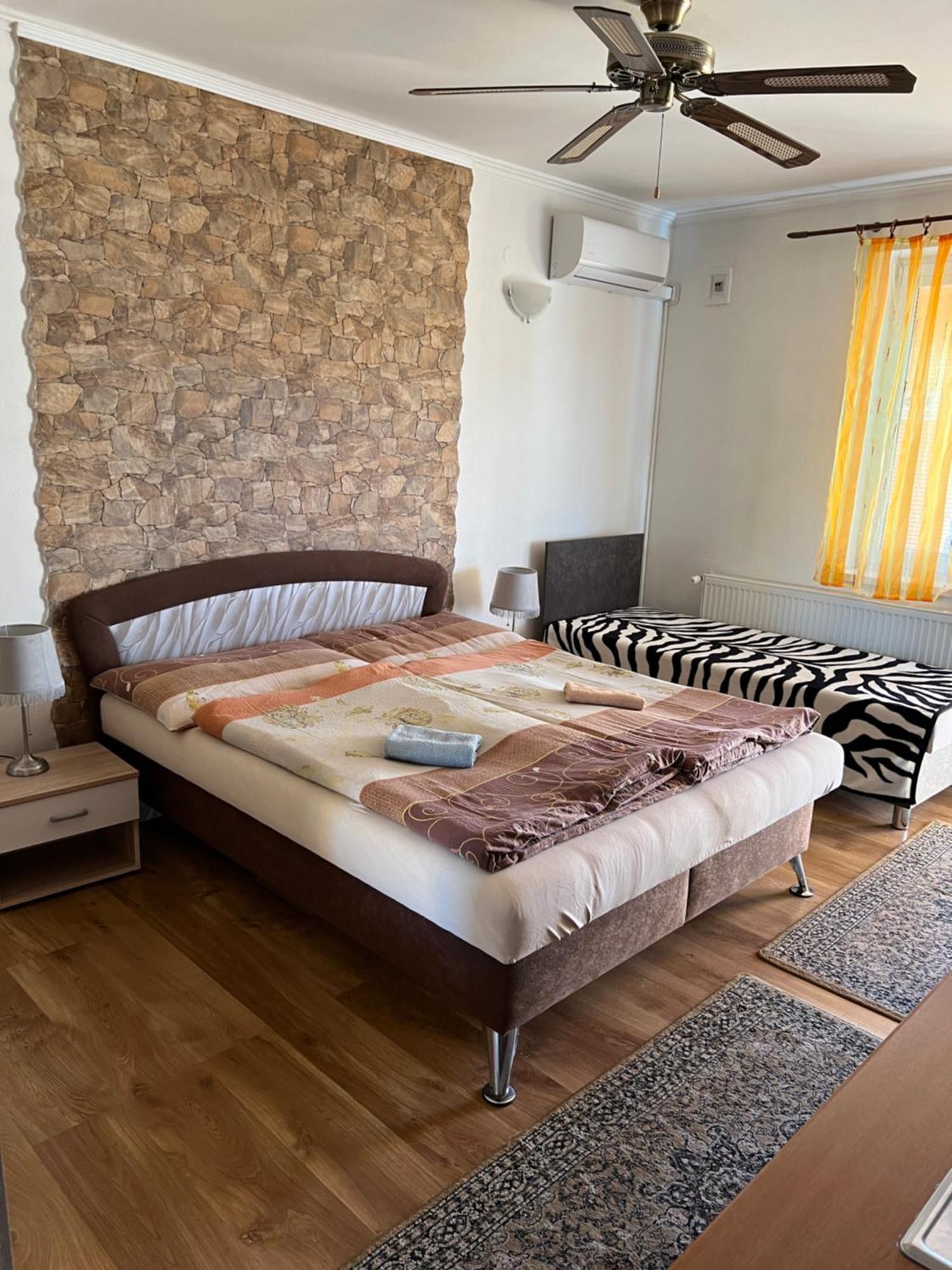 Studio Florida Štúrovo Esterno foto